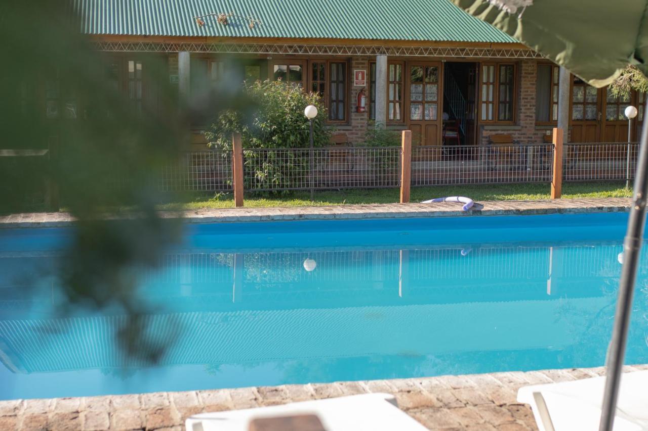 Termas del Daymán Hostal Canela מראה חיצוני תמונה